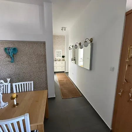 Luxury Penthouse * Trikomo